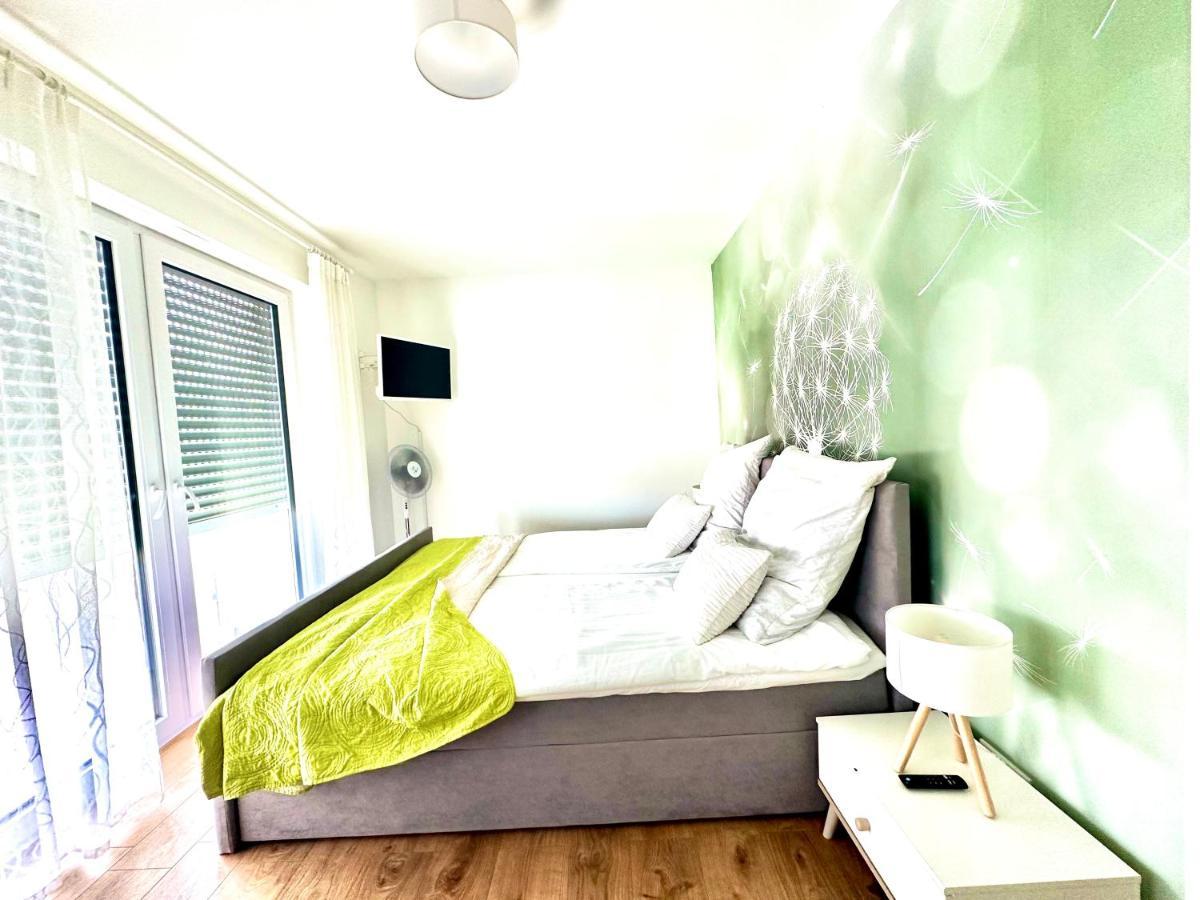 Apartment Panorama Penthouse Mit Klima Und Whirlpool Fuer Bis Zu 6 Personen Frankenthal (Rhineland-Palatinate)