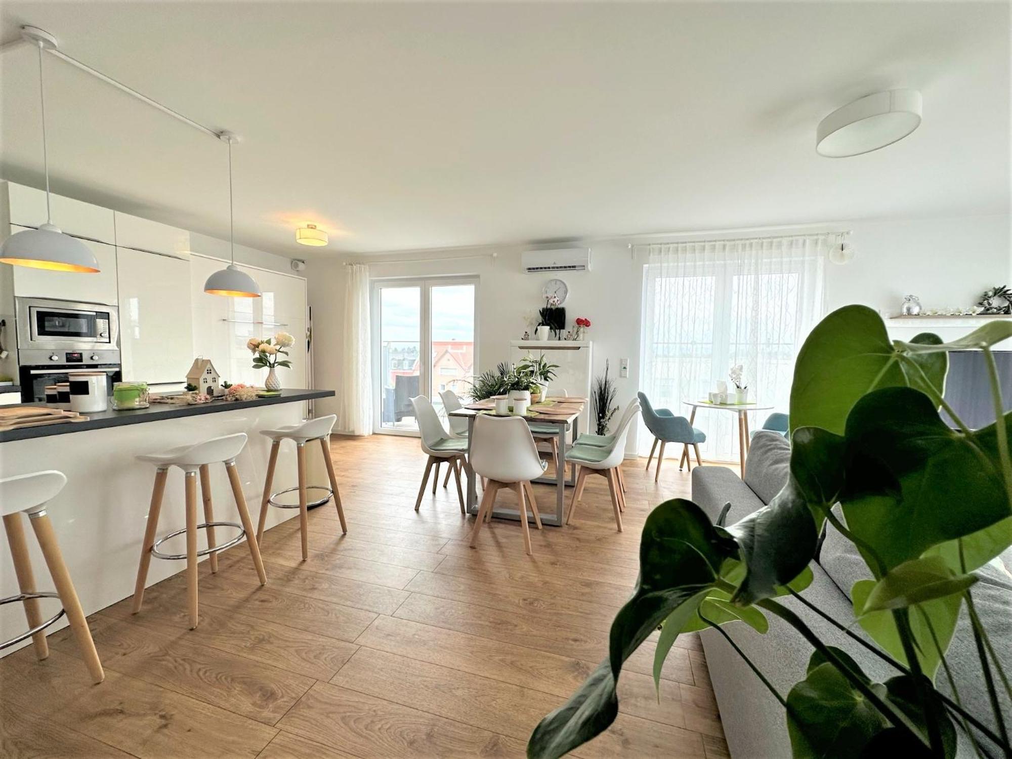 Apartment Panorama Penthouse Mit Klima Und Whirlpool Fuer Bis Zu 6 Personen *